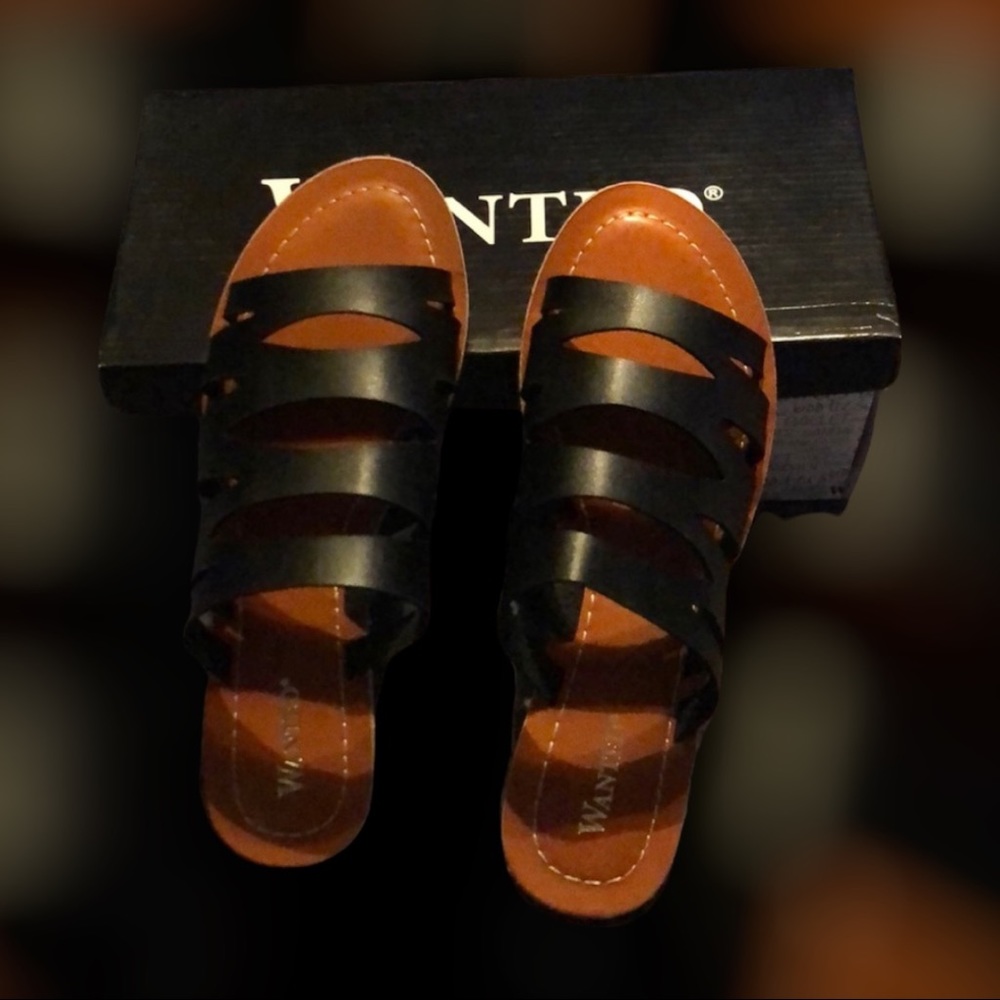 Wanted sandals